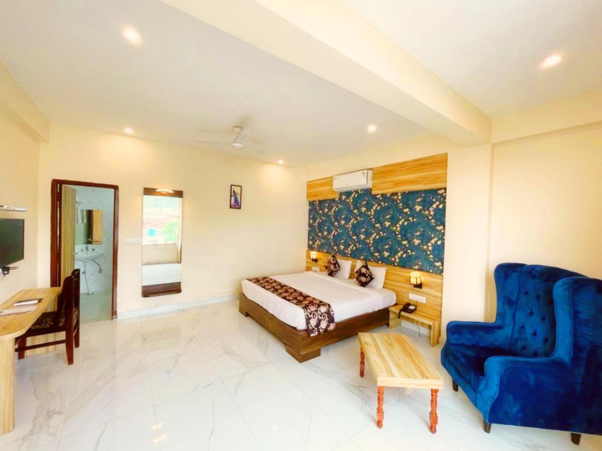 Hotel The Celebration By Amod Best Hotel & Rooftop อุเดเปอร์ ภายนอก รูปภาพ