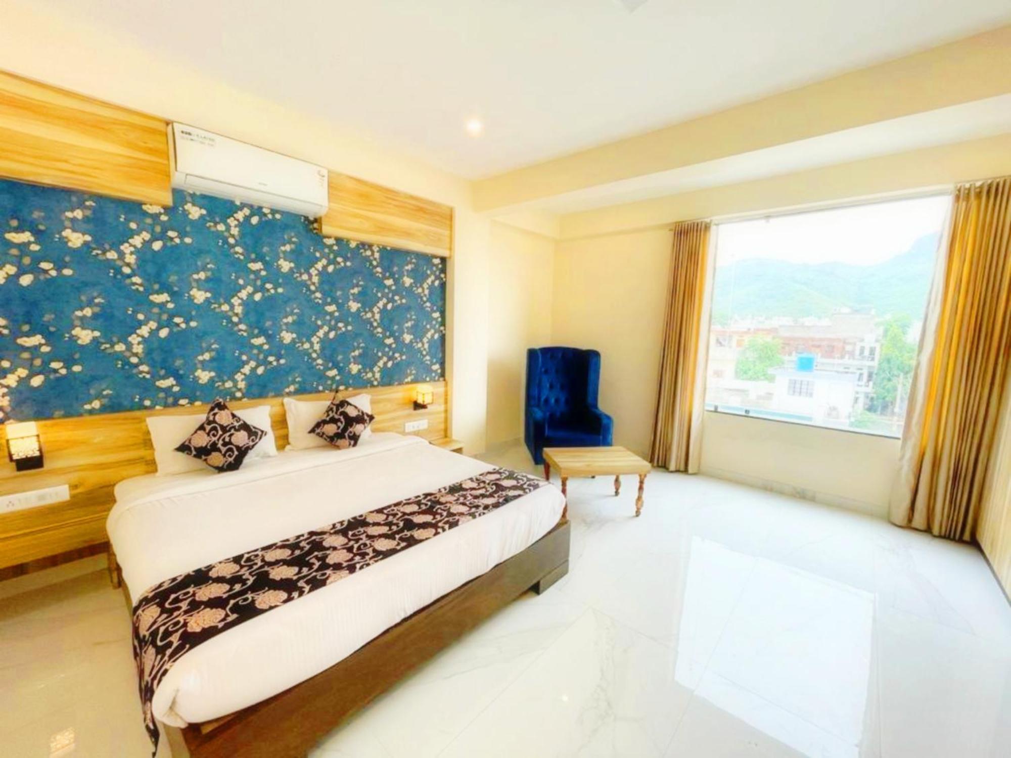 Hotel The Celebration By Amod Best Hotel & Rooftop อุเดเปอร์ ภายนอก รูปภาพ